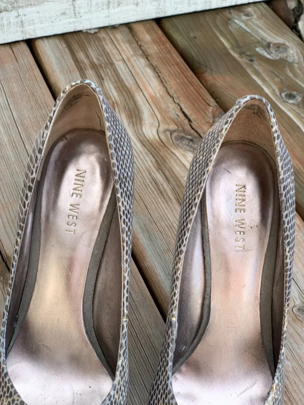 Nine West Snakeskin Pump 6.5 Taupe Patent Leather Faux Wood Platform High Heels